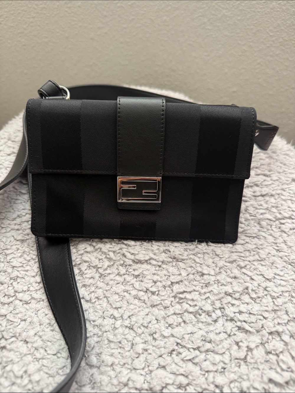 Fendi Black nylon Pequín pouch